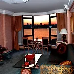 Sozbir Royal Hotel
