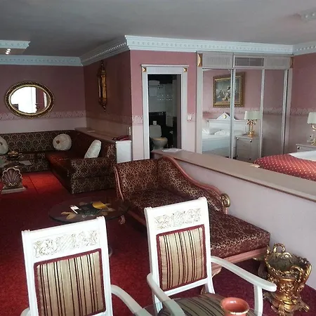 Sozbir Royal Hotel 4*